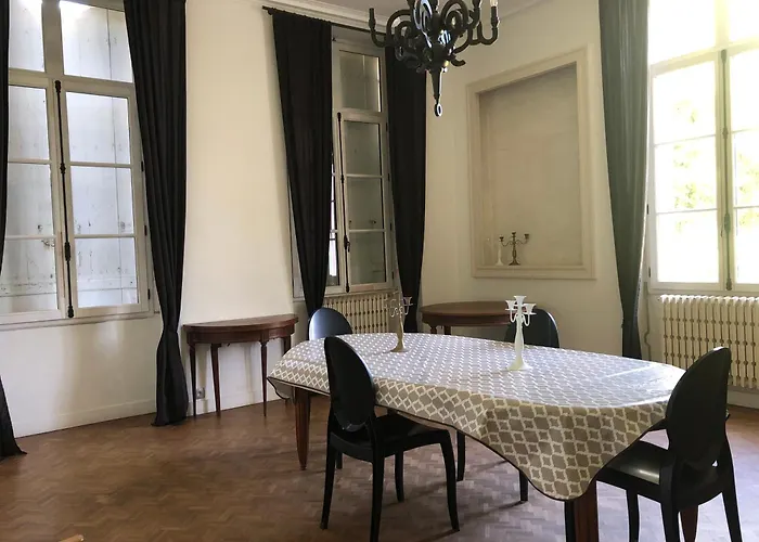 Chartreuse Xviii Vila